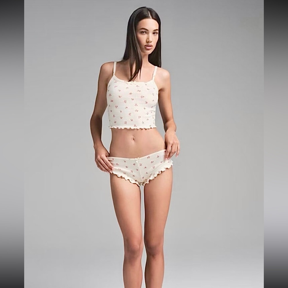 SKIMS LOGO POINTELLE CROPPED CAMI SET MARBLE PINK ROSEBUD PRINT XS - Picture 3 of 11